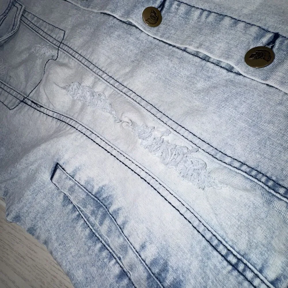 Unbranded ministry fashion